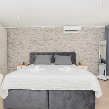 Vinka Apartment *